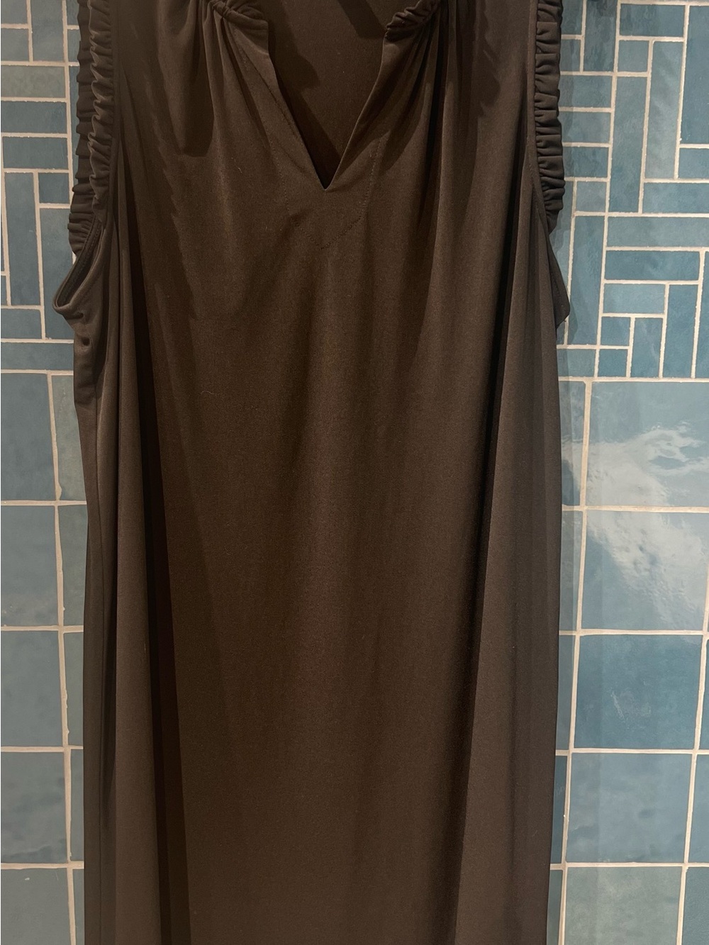 MICHAEL Michael Kors Black Sleeveless V-Neck Midi Dress with Ruched Straps